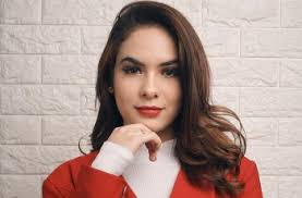 Namun, sebuah akun gosip kemudian mengunggah foto rachel vennya yang tengah merangkul cowo bule. Heboh Niko Al Hakim Cium Steffi Zamora Gimana Reaksi Rachel Vennya Matamata Com