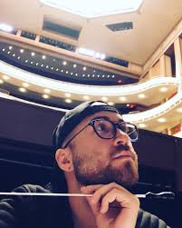 Derek Shorter's Instagram, Twitter & Facebook