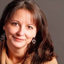 Nanette Hayden's Instagram, Twitter & Facebook