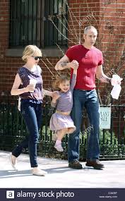 We did not find results for: Michelle Williams Und Matilda Ledger Unterwegs In Brooklyn Geniessen Das Warme Wetter Matilda Bekommt Einen Aufzug Von Ihrer Mutter Und Stockfotografie Alamy