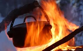 Expresia corecta este a da sfara in tara, sfara fiind un fum gros. Povestea Vorbei A Da SfoarÄ In Å£arÄ Epoch Times Romania