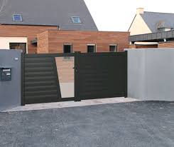 Portail Aluminium Semi Ajoure Tole Perforee Modele Kalice Menuiserie Portailalu Portail Aluminium Battant Cloture Portail Aluminium Portail Portail Alu