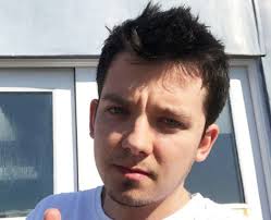 Asa butterfield's height 6ft 0 (182.9 cm) english actor best known for roles in films such as hugo, ender's game, the boy in the striped pyjamas and nanny mcphee returns. Asa Butterfield 14 Facts About The Sex Education Star You Probably Didn T Know Popbuzz
