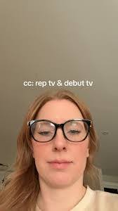 Katie Summers's Instagram, Twitter & Facebook