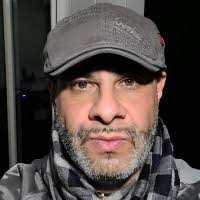 Derek Gault's Instagram, Twitter & Facebook