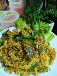 Untuk campuran nasi goreng kambing ini bisa dipakai sisa sate kambing, daging gule atau kari kambing. Namakucella Nasi Goreng Kambing Sedap