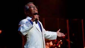 Armando Manzanero: muere por covid-19 el icónico cantante y compositor mexicano - BBC News Mundo