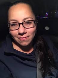 Lakme lip gloss gives shiny look