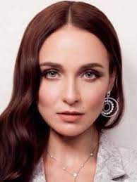 Женщина прекрасна не только на экране, но и в жизни. Anna Snatkina Foto Biografiya Filmografiya Novosti Vokrug Tv
