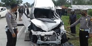 Contoh surat kronologis kecelakaan untuk klaim bpjs. Kecelakaan Maut Sigra Vs Truk Fuso Di Kampar Sopir Mengebut 5 Orang Tewas Halaman All Kompas Com
