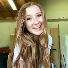 Lara Beth Tarrant (@_letarrant)