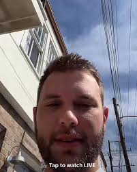 Let the sibling roasting continue… My guy looks like he just jogged to the  fridge and needed a cool-down walk to recover 🤷🏼‍♀️ @chasechrisley