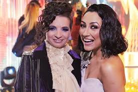 Anul trecut, marele premiu de la pro tv a fost castigat de castigator romanii au talent 2020, vineri se decide cine. Croitoreasa Cu Voce De Aur A CaÈ™tigat Romanii Au Talent Cum S A Prezentat In FinalÄƒ Video Ea Md