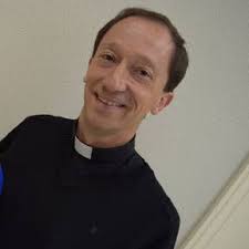 Ángel Olalla: árbitro de profesión; sacerdote de vocación