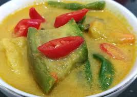Resep sayur kacang panjang kuah santan campur toge yang dikenal juga dengan sayur ulih ini disebut sebagai salah satu variasi bumbu masakan enak khas bali. Resep Sayur Lodeh Terong Ijo Oleh Meylinda Cookpad