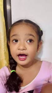 Simpleng Ngiti sa Labi ng Munti