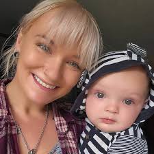 Hello everyone quick question I'm pregnant and I was wondering if anyone  has experience being pregnant working in this field … how did it go? I need  advice anything helps 🙏 thank