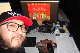 Green Life Farms' Manny Bracamonte and Sysco's Danny Ortiz Win December  Snack Cover Contest