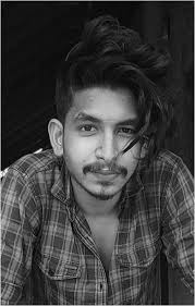 Zinedine Zidane Can't Believe Bale's Hair😂 Maybe That's Why He's Not A Fan  Of Him😂🕵🏾‍♂️ #NMT🇿🇲