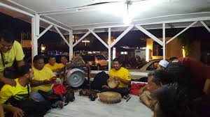 Hampir semua daerah di indonesia memiliki seni musik tradisional yang khusus dan khas. Pin By Muhamad Arman On Dikir Barat