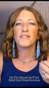 You enjoying your life is more important to me than how much money you  make.” 💥 That's the leadership lens Lindsay Dreyer brings to her  brokerage—and this week's Pursuing Freedom episode is