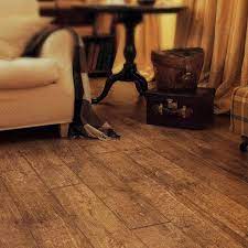 Quickstep Perspective Antique Oak Planks 4v Groove Laminate Flooring 9 5 Mm Quickstep Laminates Cheap Flooring Flooring Flooring Options Living Room