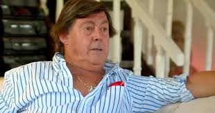 En el año 2014 a augusto góngora se le diagnostica alzheimer y la pareja ha tenido la valentía de compartir su. Emeterio Ureta Y Muerte De Su Pareja El Cancer Es Un Negocio En Clinicas
