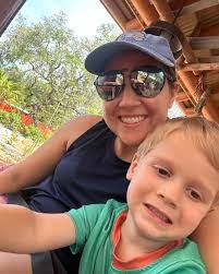 Danielle Sapp's Instagram, Twitter & Facebook