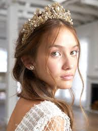 Headband Carmen avec fleurs en cuir recyclé pour mariée