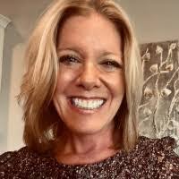 Laura Scheffler's Instagram, Twitter & Facebook