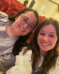 Lindsey Tew's Instagram, Twitter & Facebook