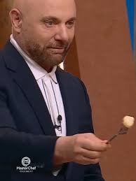 Luis Ventura Tomando Mate En Master Chef