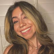 Shelly Dobbs's Instagram, Twitter & Facebook