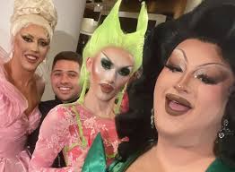 WICKED DUMP! 🧹🫧💚 GO see this incredible film!! OUT NOW!!! 1. Me looking  fit 2. Met Beverly Knight WTF 3. Didn't realise there was cameras  everywhere 😂 promise it was truly one