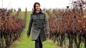 Alessandra sublet (born alexandra sublet on 5 october 1976) is a french radio and television presenter. L Amour Est Dans Le Pre 2009 Video 2eme Episode Ce Soir A 20h40 Premiere Fr