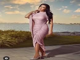 أكدت الفنانة سمية الخشاب أنها لن تقدّم المشاهد الجريئة في أدوارها بعد الزواج، وذلك && بيروت: Ø³Ù…ÙŠØ© Ø§Ù„Ø®Ø´Ø§Ø¨ Ø¬Ø±ÙŠØ¦Ø© ÙÙŠ Ø£Ø­Ø¯Ø« Ø¸Ù‡ÙˆØ± Ù„Ù‡Ø§ ÙˆÙ†Ø§Ø¯ÙŠØ© Ø§Ù„Ø¬Ù†Ø¯ÙŠ ØªØ¹Ù„Ù‚ Ù…ØµØ±Ø§ÙˆÙ‰