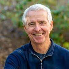 Earl Mcdonnell's Instagram, Twitter & Facebook