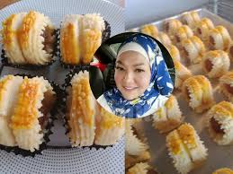 Pastinya di samping membuat persiapan buka puasa dan beribadah, persiapan untuk menyambut lebaran juga giat dijalankan. Wanita Ini Turunkan Resipi 25 Tahun Royal Pineapple Cheese Tart Gebu Cair Dalam Mulut Yang Dibuat Niaga Mingguan Wanita