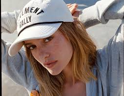 Film Lookbook Проекты :: Photos, videos, logos, illustrations and branding  :: Behance