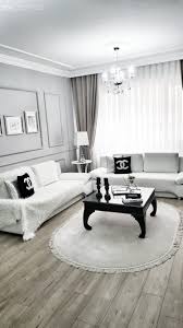 Sizler için hazırlamış siyah beyaz salon dekorasyon örnekleri galerimize inceleyerek bu modeller hakkında fikirler edinebilir salon dekorasyonunuzu yenileyecekseniz bu modelleri uygulayabilirsiniz.galerimize mutlaka göz atmanızı tavsiye ederiz. Bu Ev Tadilat Ile Yenilenirken Tum Isler Ustalara Birakilmamis Ev Gezmesi