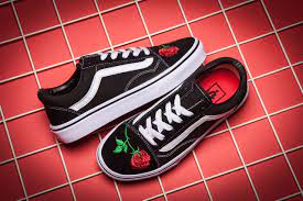 Vans Old School Red Rose Patchwork Sneaker Ce003 Vans Vans Shop Sneakers