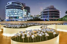 大玩台中 臺中觀光旅遊局官方ig on instagram 浪漫燈海 迎接週末 感謝 ccsbxx 分享 來台中看花哦 聽說是2000朵led玫瑰花 灰熊漂亮 photo and video instagram