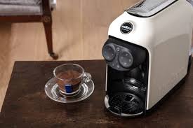 Lavazza a modo mio jolie & milk coffee machine. Lavazza Desea The Latest Jewel In Coffee Machines For Domestic Use