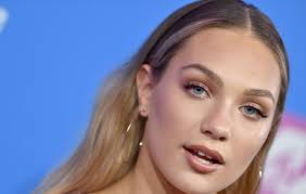 Sia stopped child actress Maddie Ziegler from flying