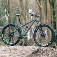 The santa cruz nomad proves that geometry never reveals the whole truth about the handling of a bike. Santacruz Chameleon Frame 2017 Sports Bicycles On Carousell