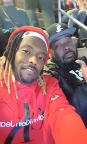 Hi all! I just wanted to introduce myself.., my name is Mariah, I already  got my three day pass for next year so I figured I'd join this group… Howdy  everyone! |