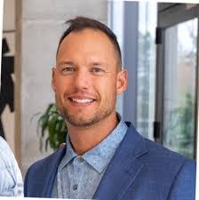 Mike Selah's Instagram, Twitter & Facebook