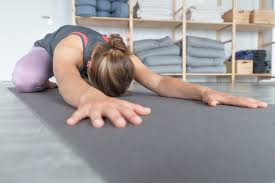 Y6 sculpt & flow classes are the perfect blend of yoga and weight training in a warm room. Neu Yin Yoga Workshop Fur Mehr Entspannung Und Beweglichkeit Zeitraum