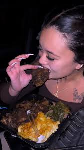 and that’s how you eat MY oxtail. Finger licking GOOD 😋 MENU POSTED  TOMORROW FOR THIS UPCOMING SUNDAY. BE READY TO PLACE THEM PRE-ORDERS 🔥🫶🏽  Message @joyfultaste_