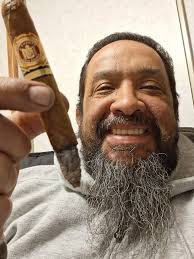 Finishing the afternoon with an Arturo Fuente Gran Reserva.